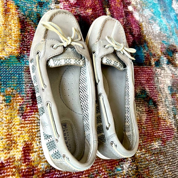 Sperry Women's 7.5 Angelfish Breton Stripe Mesh Slip-On Boat Shoe charcoal white - Picture 2 of 11